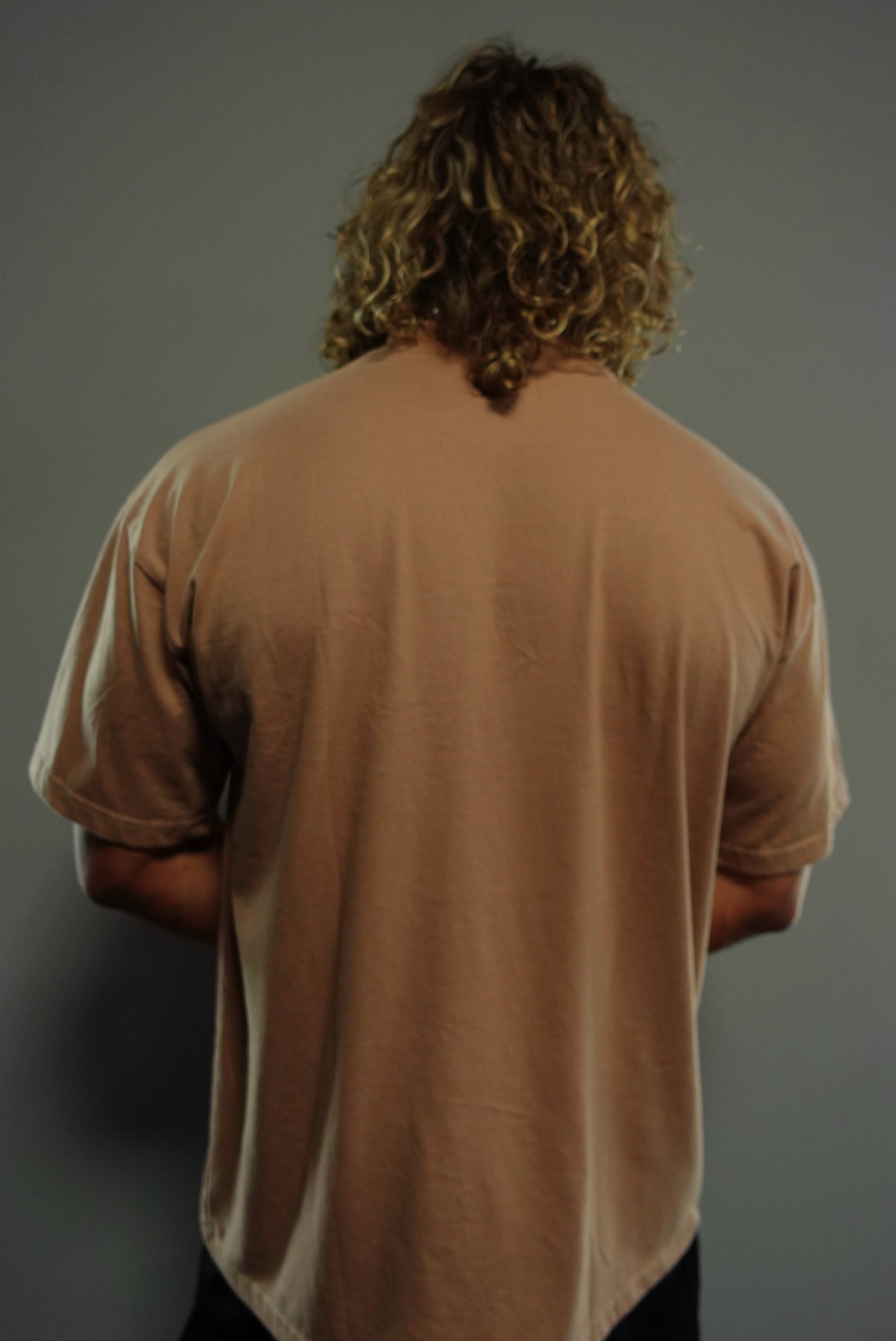 MEN'S CLASSIC OVERSIZED TEE - TAN