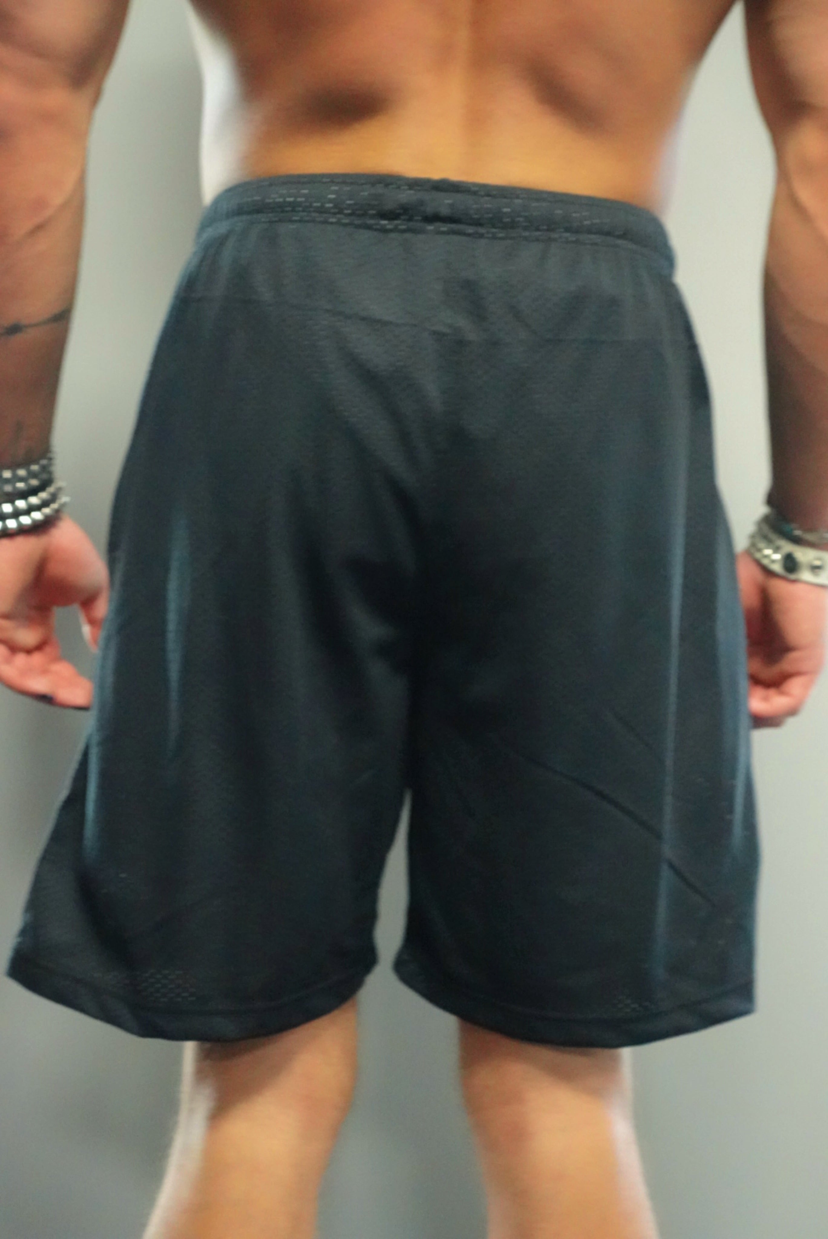 IRONFIT MESH COLLEGE SHORT - BLACK