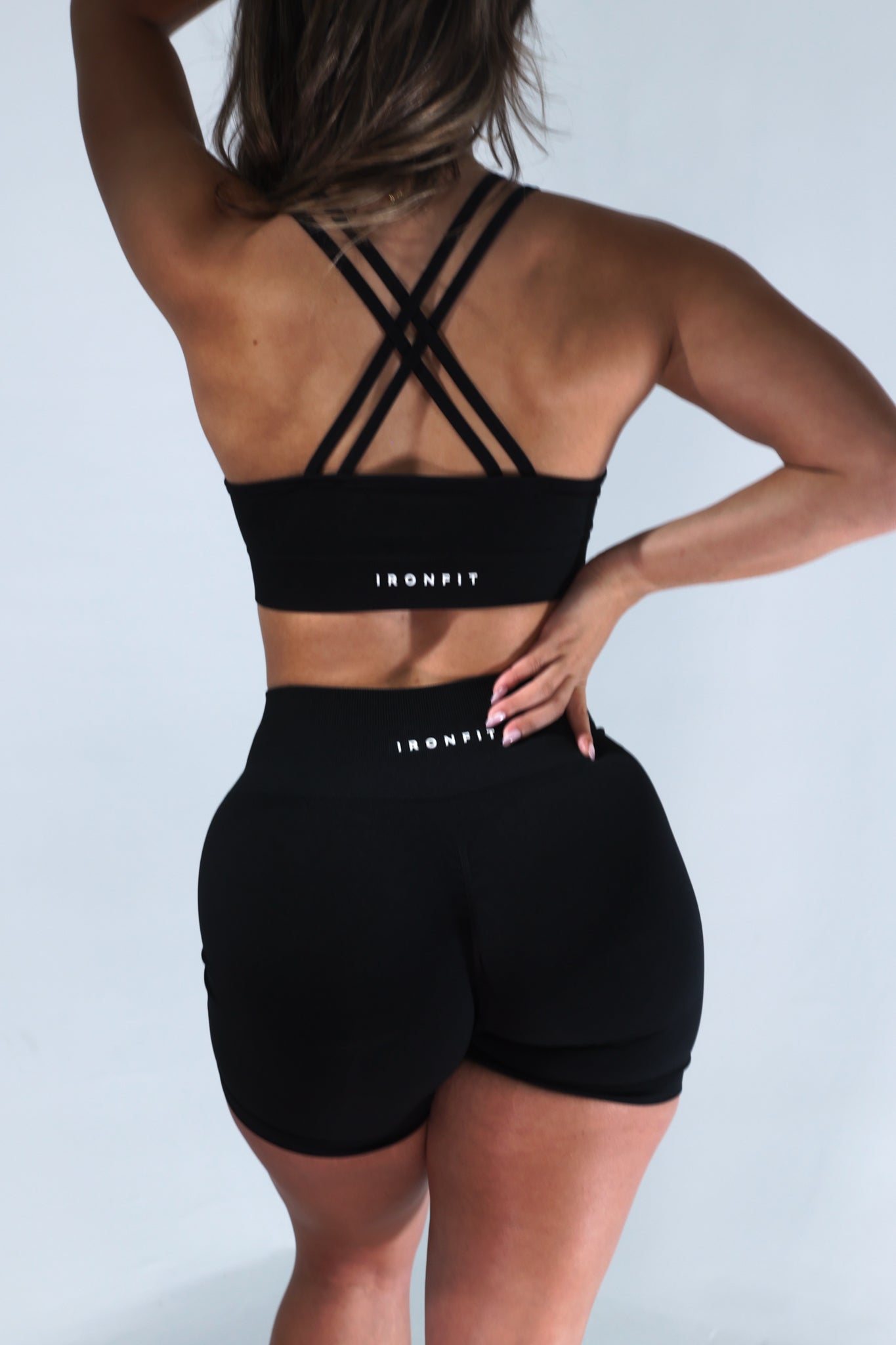 WOMEN'S AMPLIFY SHORTS - BLACK